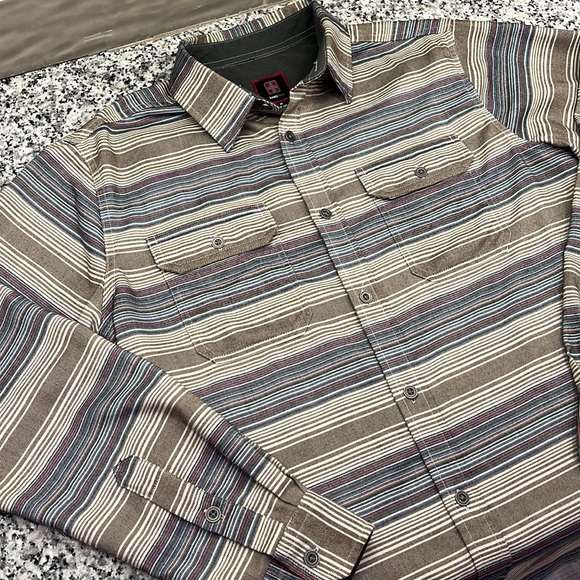 Swisstech Stripped Button Down Shirt- Size Medium - Picture 3 of 6